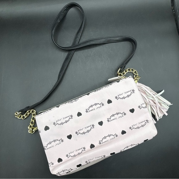 Betsey Johnson Heart Shoulder Chain Crossbody Bag Grey Light Pink Chain Strap - Picture 5 of 11